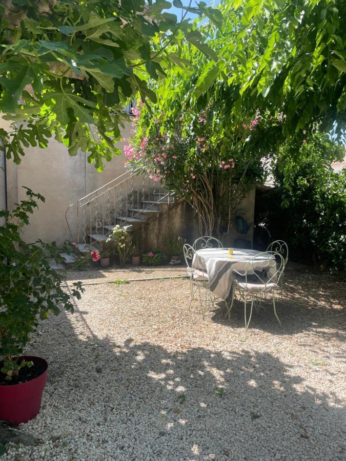 Appartement Avec Jardin En Ville L'Isle-sur-la-Sorgue Exterior photo
